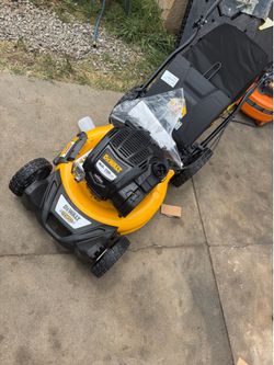 DEWALT 21 in. 163cc Briggs and Stratton 725Exi Engine Rear Wheel Drive 3-in-1 Gas Self Propelled Walk Behind Lawn Mower