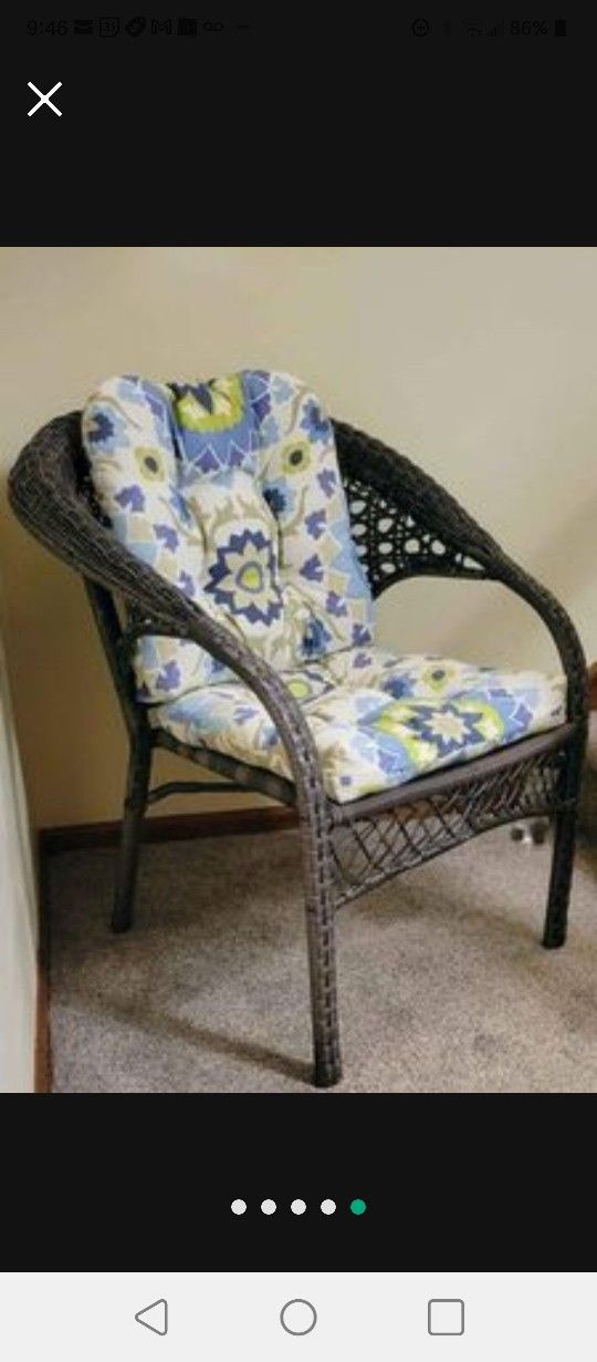 BRAND NEW OUT OF BOX Resin Side Arm Chair With Cushions. Holmdel NJ.  only One (1)  available 