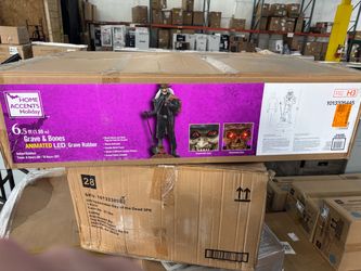 Home Accents Holiday 6.5-foot Animated LED Grave Robber