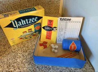 1972 Edition E.S. Lowe A Milton Bradley Company Yahtzee Family Board Game