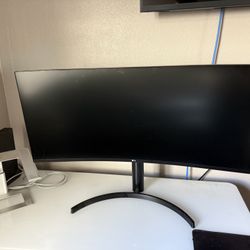 LG 35" UltraWide™ QHD HDR VA Curved Monitor