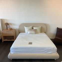 Modern Curved Headboard Platform Bed – Queen & King | Bouclé Upholstered, Solid Wood Frame, Mattress