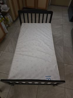 Toddler bed