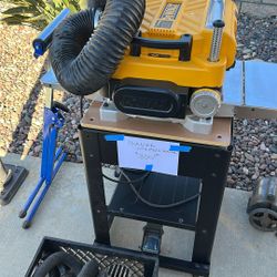 Dewalt  Planer DW735 With Stand And Feeeder