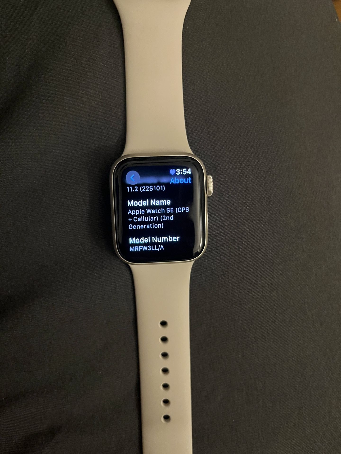 Apple Watch SE (GPS + Cellular) (2nd Generation)