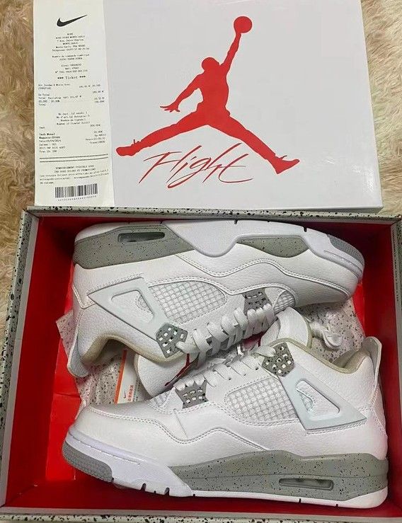 Jordan 4  White Oreo