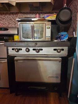 Commercial Gas Range Flat top grill and oven
