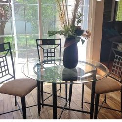 Dining Table And Chairs 