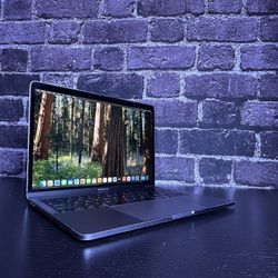 MacBook Pro 13” (2018) – Intel i5 | 8GB RAM | 256GB SSD | macOS Sequoia