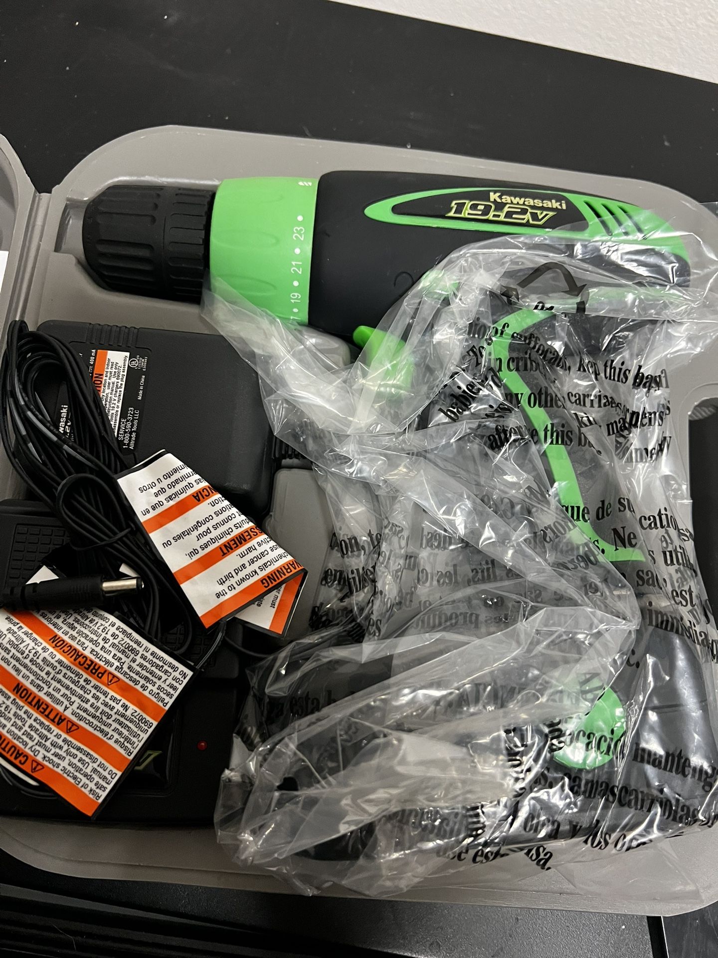 NEW Kawasaki 19.2V Cordless Drill Kit – Case, Charger & Bits