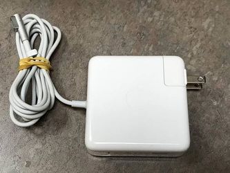 Apple 60W MagSafe Power Adapter (for MacBook and 13-inch MacBook Pro)