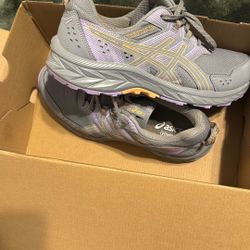 Women ASICS Slightly Worn