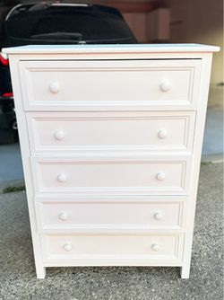 5 drawer chest of drawers (wood)