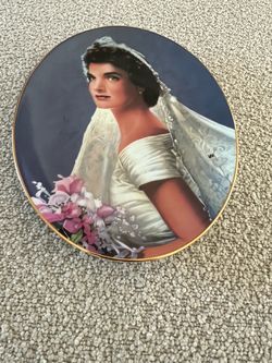 Fine porcelain plate
