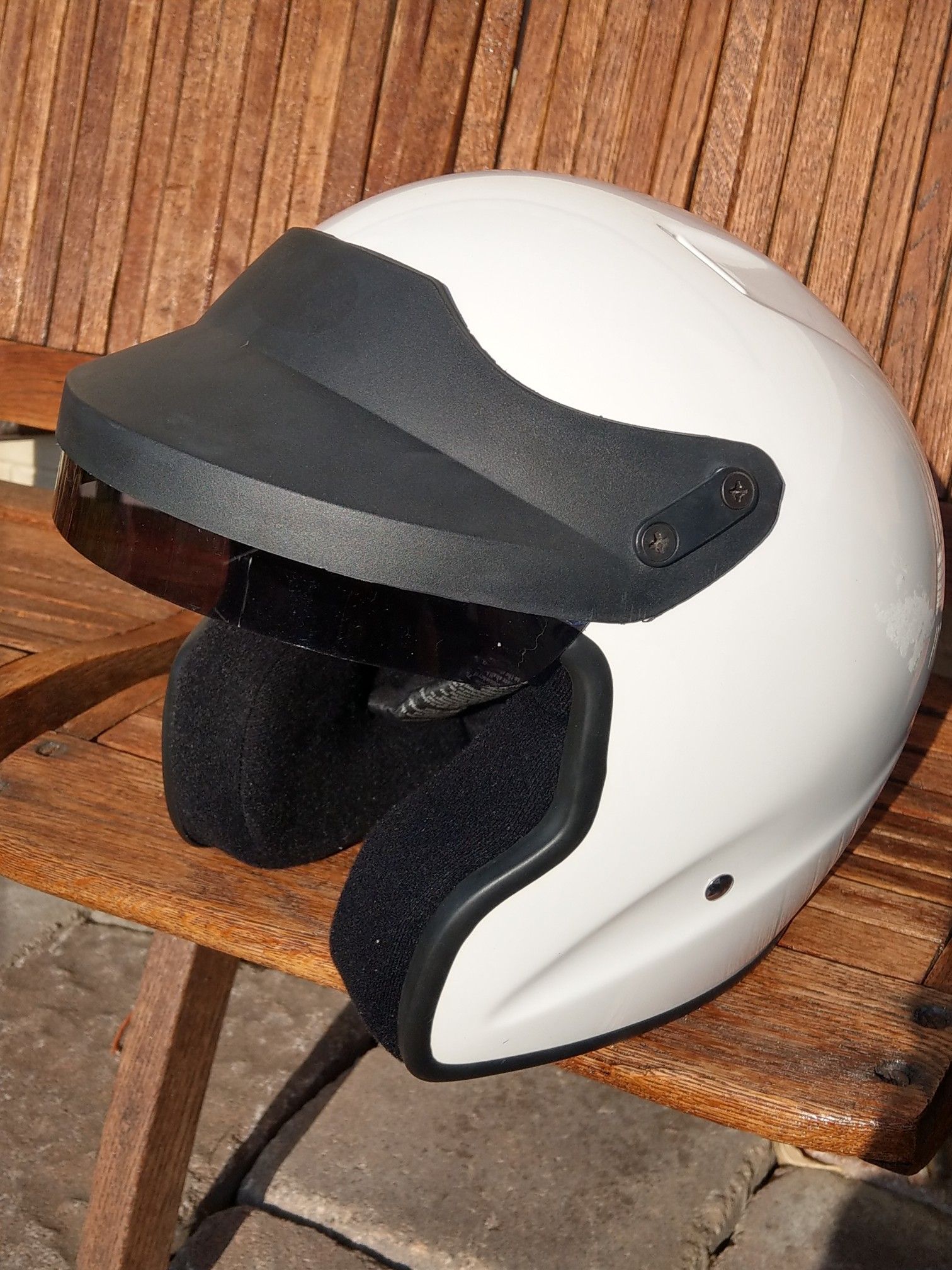 White, small Simpson Cruiser helmet. helmet bag,. Worn very little, excellent condition. 2/07 build date. Snell M 2005. Snell DOT fiberglass