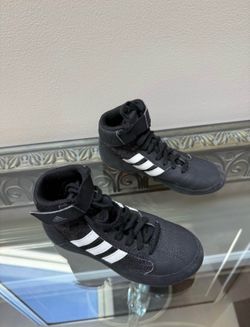Adidas HVC 2 Kids Wrestling Shoes – Size 1.5 (Toddler/Youth)