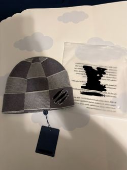 grey beanie