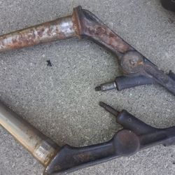 VW type 3 LOWER TORSION ARMS L AND R SET.