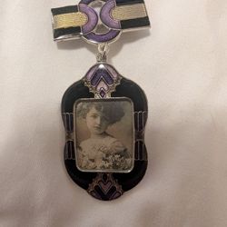 Lovely Art Deco Style Dangling Picture Frame Pin Brooch Holds Pic of Loved One