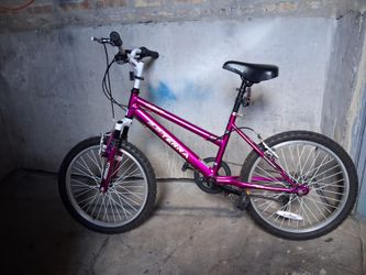 New Kent Terra 2.0 20" wheels 7 speed  BMX bike