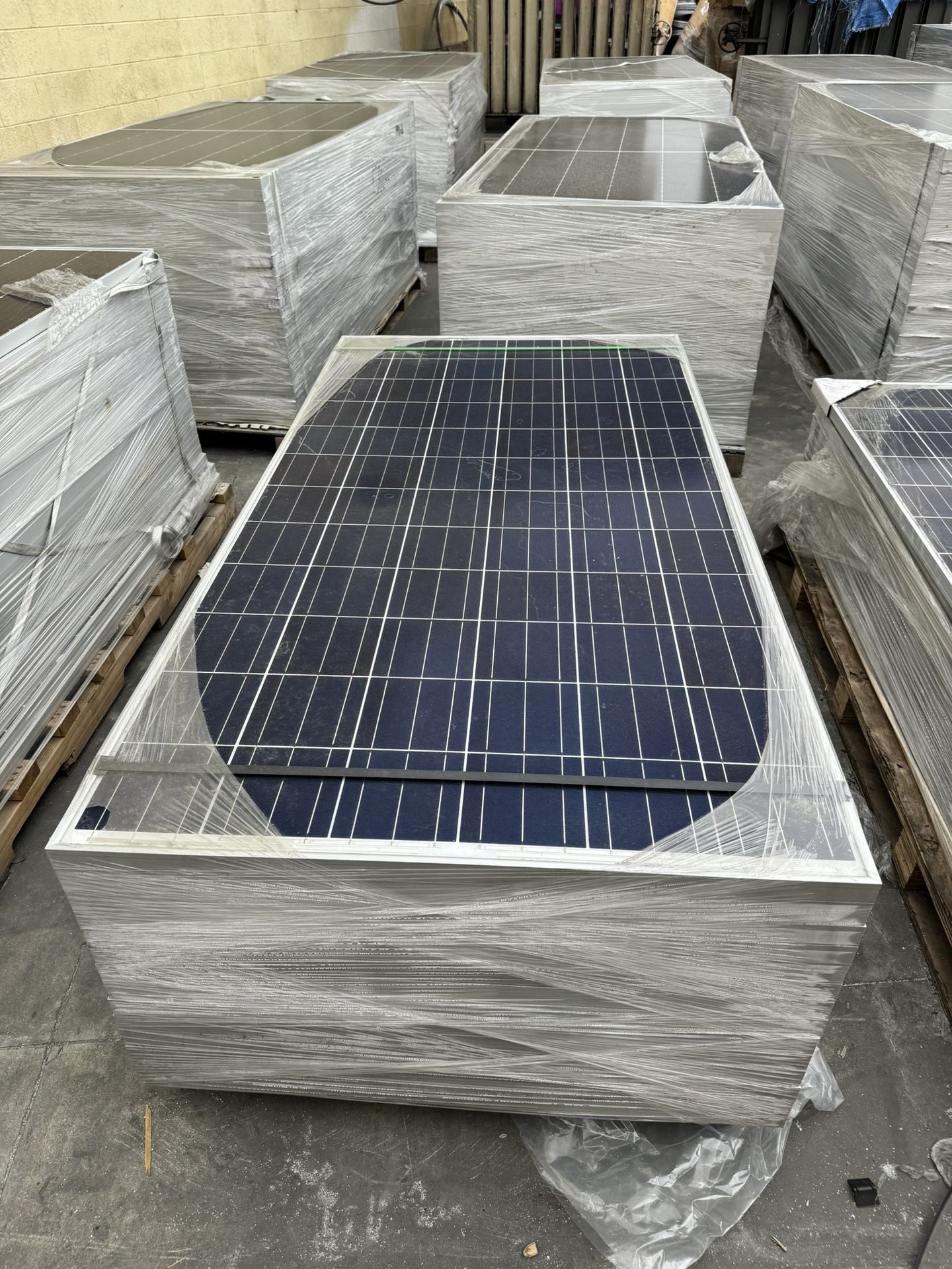 310W Solar Panel HSL72P6-PC-3-310Q Dimension: 77.6x39.1x1.6 In. (14 PCS Left, Price for Each)