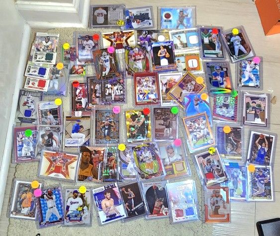 HUGE LOT OF SPORTS CARDS!! LOOK AT PICS!! NO JUNK