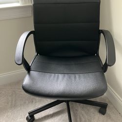 Swivel chair with Adjustable Height 