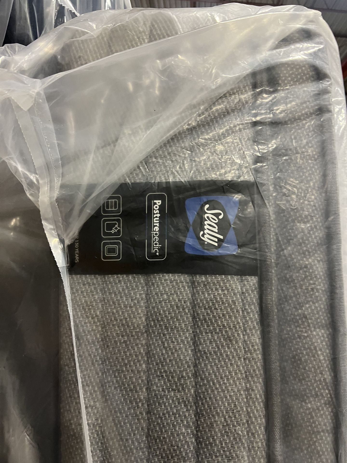 KING MATTRESS SEALY PILLOWTOP Furniture