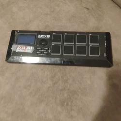 AKAI PROFESSIONAL MPX8 