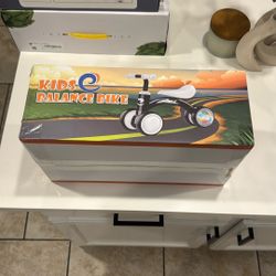 Kids Balance Bike (Lights Up)