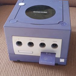 Vintage Game Counsel. Game Cube purple