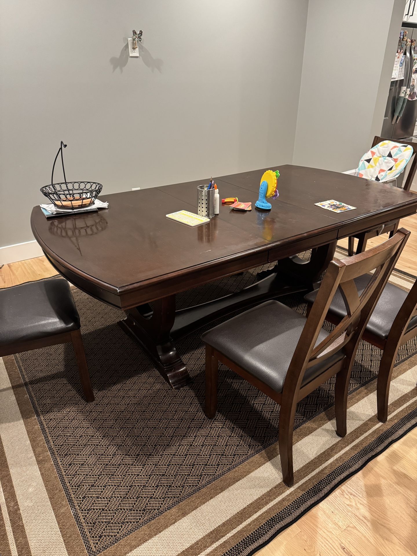 Dinning Table With 2 Chairs