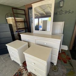 Gorgeous bedroom set
