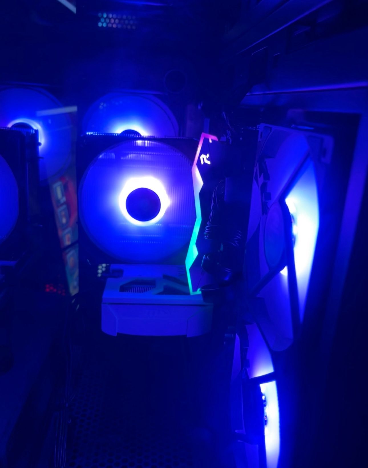 IBUYPOWER PC COMES WITH KEYBORED,MOUSE, And Desk Top