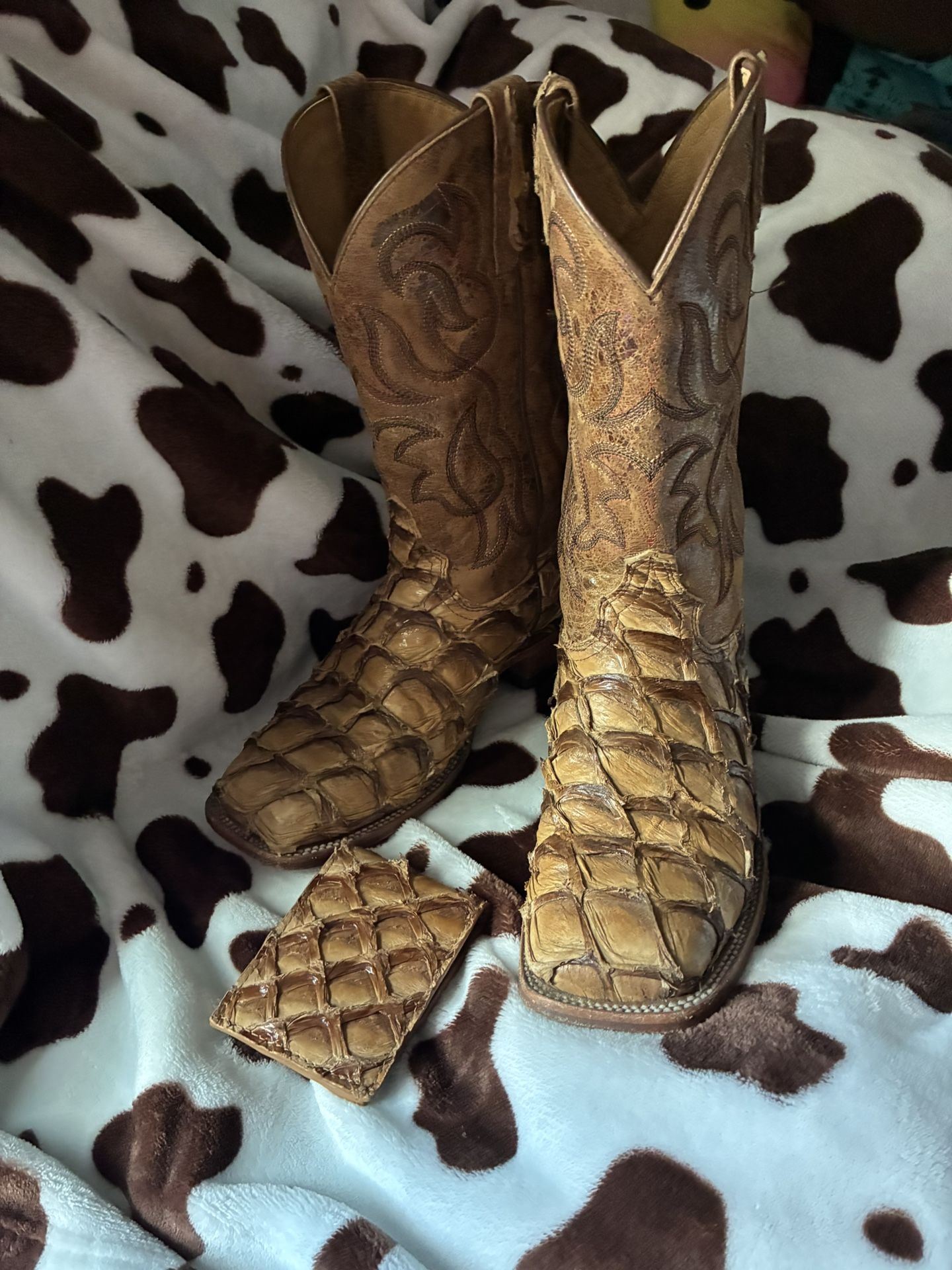 Matching Cody James Fish Scale Wallet And Boots Size 91/2 D 