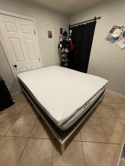Bed frame / Mattress/ foam topper