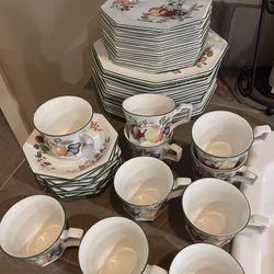 Johnson Brothers Fine English Dinnerware - Fresh Fruit 