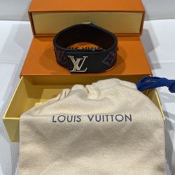 Lv Bracelet Black -1 To 1 Reps