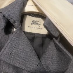 NEW Women’s Burberry Coat Size 6