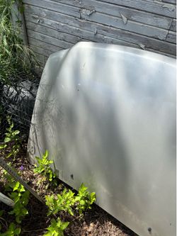 2000 ford parts / hood and doors all good condition