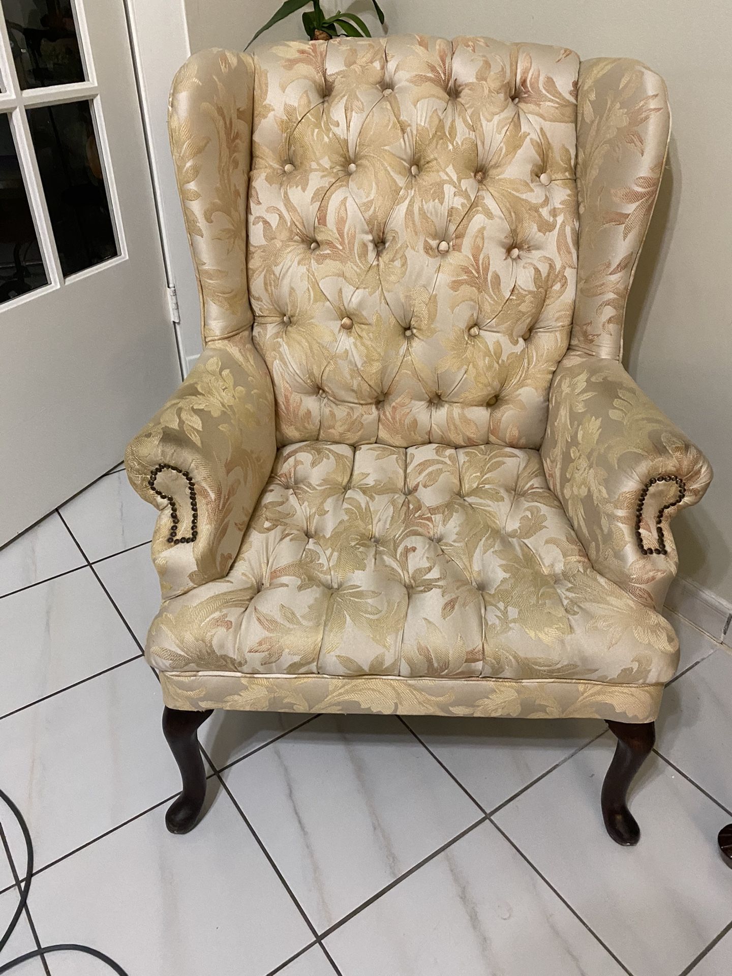 Antique arm chair