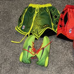 Kobe Grinch Size 7.5/ Short Xs