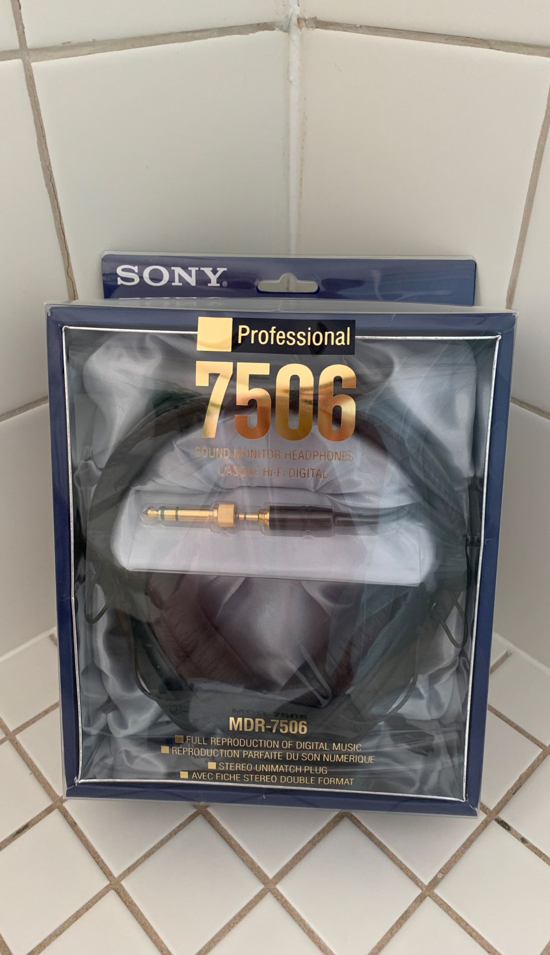 Sony MDR7506 Professional Sound Monitoring Headphones