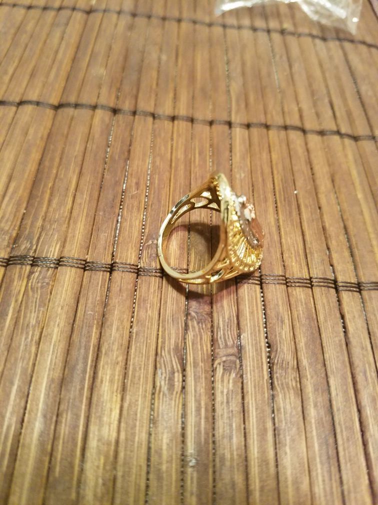 Anillo de la virgen de guadalupe oro laminado