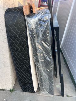 Full Size Bed -Headboard: Full set up