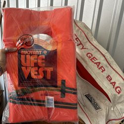 KENT ( SET OF 4) Type II foam Boating Life Vests & Seachoice safety gear bag