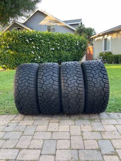 YOKOHAMA GEOLAND X-AT 33x12.50r18 LT TIRES/ LLANTAS LIKE NEW