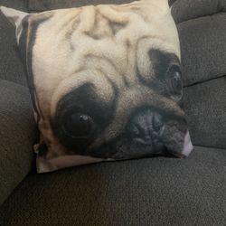 THROW PILLOWS 