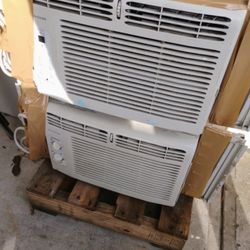 2 Air conditioners work very well