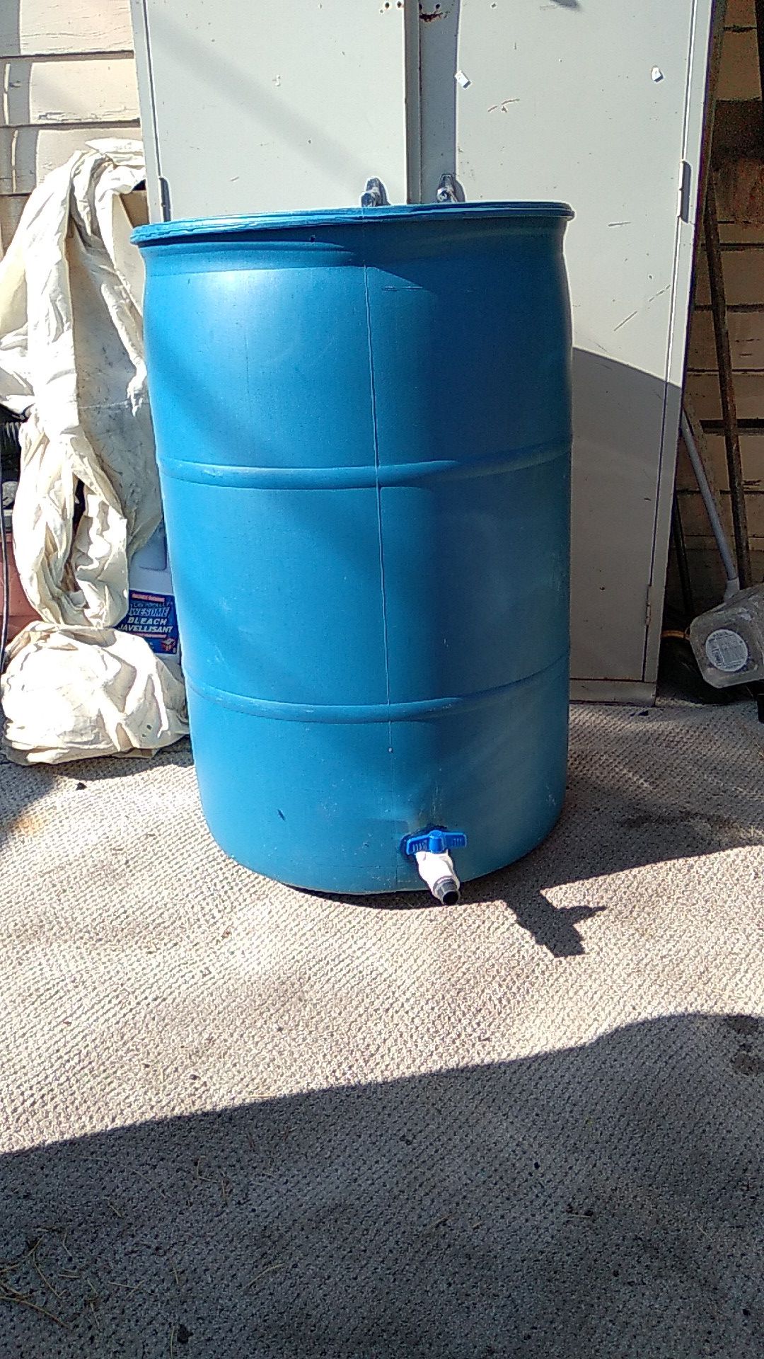 55 gallon water tank with hose spout ready to use [open top]